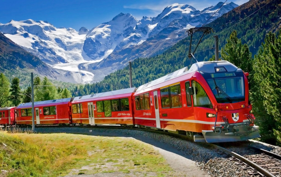 Trenino Rosso del Bernina con pranzo tipico Valtellinese